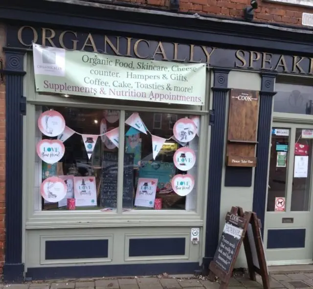 VALENTINES WINDOW....this year our focus has been on 'love your heart' concentrating on a bit of self love and care.  Lovely to see those of you that came to our Well Being event last week, if you missed out our next event is Saturday March 8th so pop the date in your diary, no appointment necessary.
In the meantime open tomorrow Valentines Day 9am-4pm if you need some last minute treats for your Valentine!
.
.
.
.
#organicallyspeaking #hartleywintney #valentinesday #valentines #viridiannutrition #loveyourheart